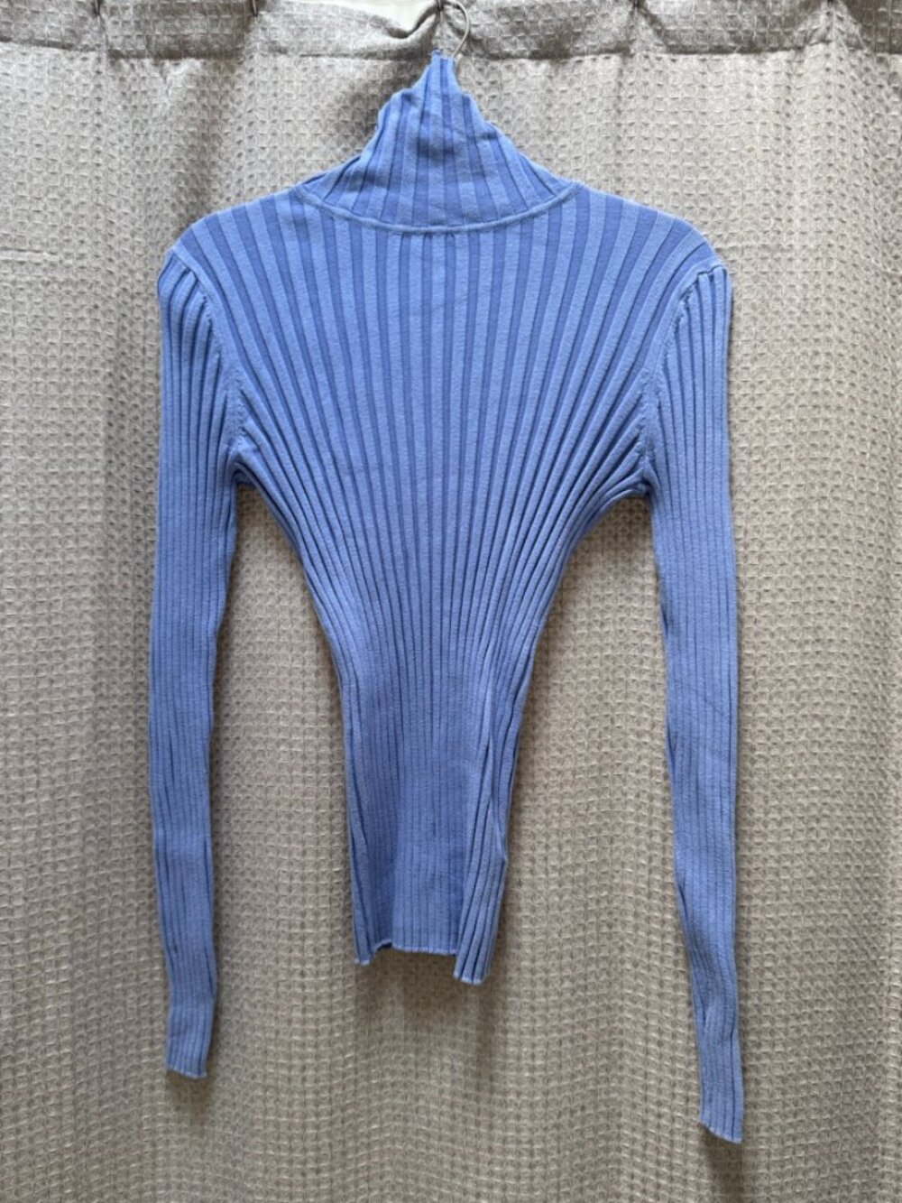 Athleta ribbed light blue turtleneck - M